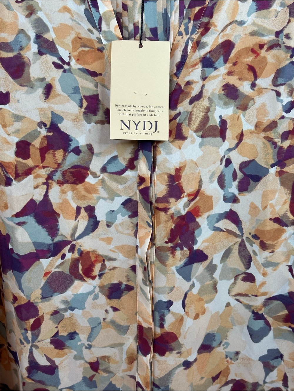 NYDJ Floral Print V-Neck Blouse in Cream and Purple, size 2X, NWT - Picture 3 of 6